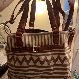 Street Level Tan and Cream Geometric Tote